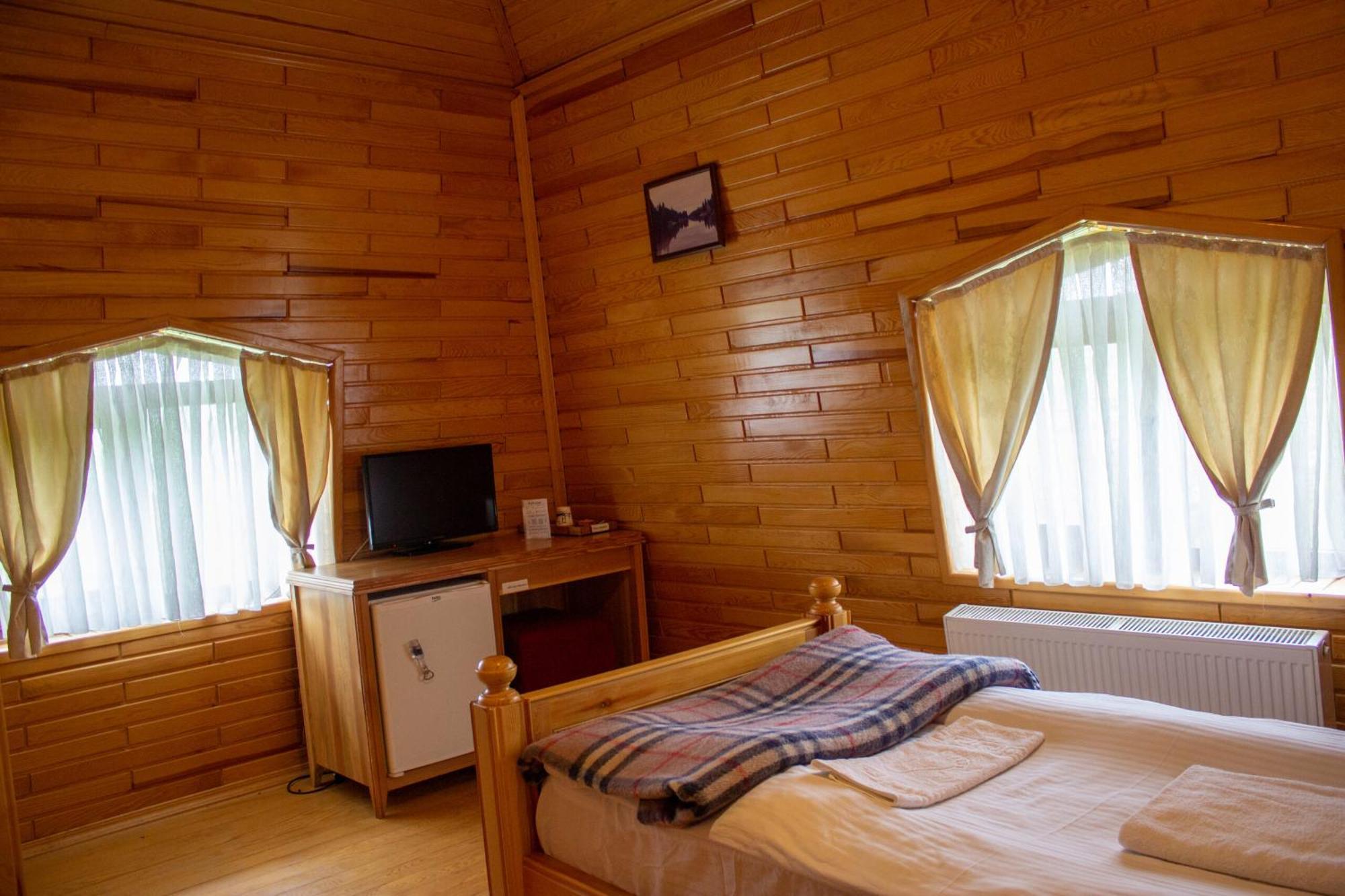 Lake Cildir Lodge ภายนอก รูปภาพ