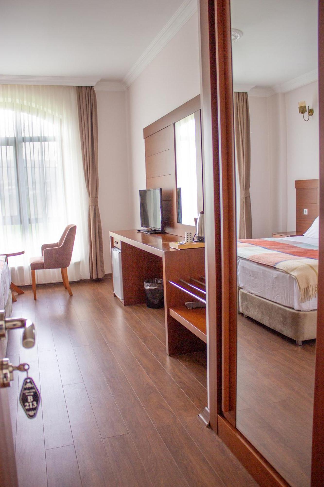 Lake Cildir Lodge ภายนอก รูปภาพ